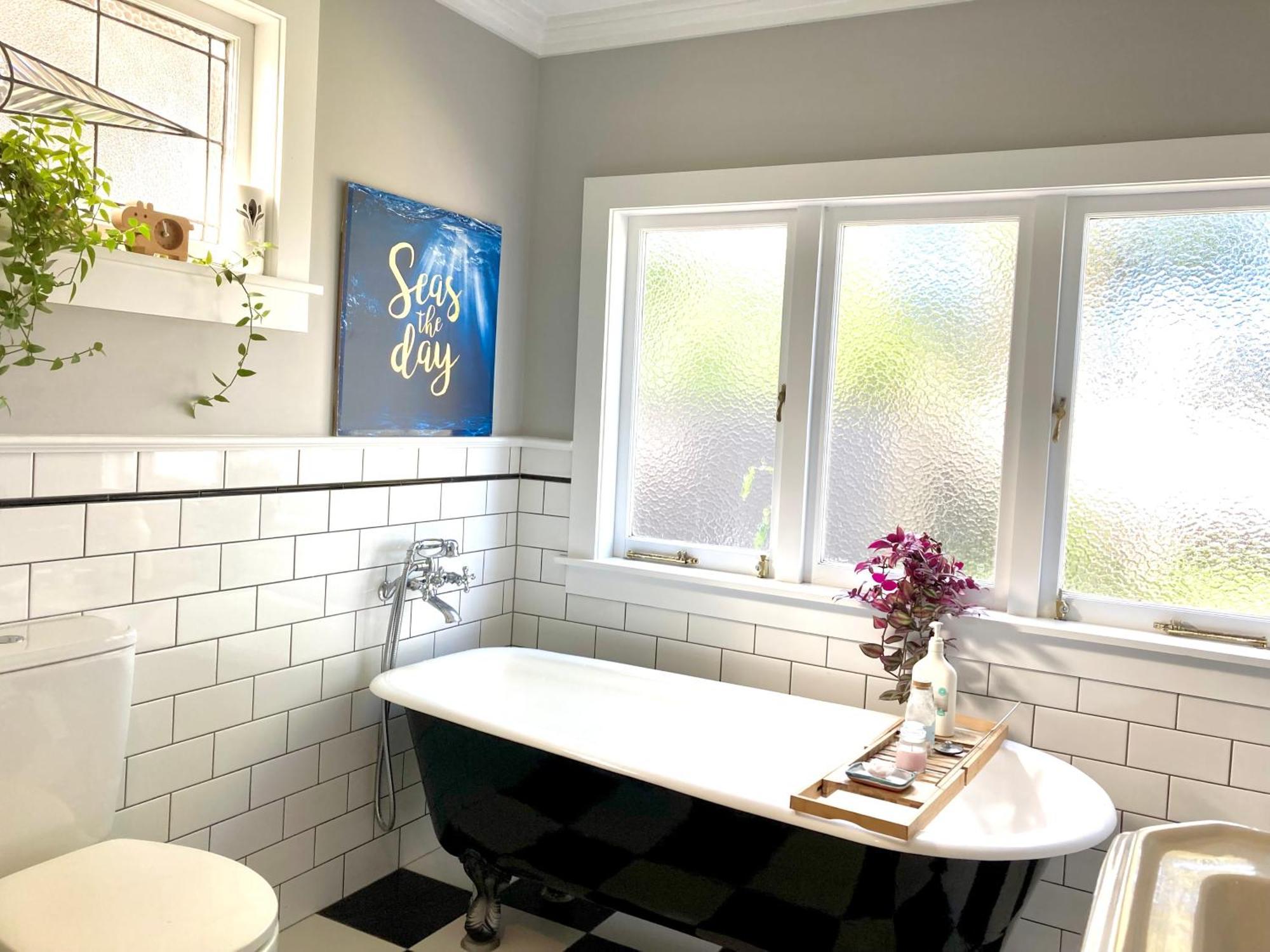 Spacious And Sunny Master Bedroom With Shared Bathrooms Окленд Экстерьер фото