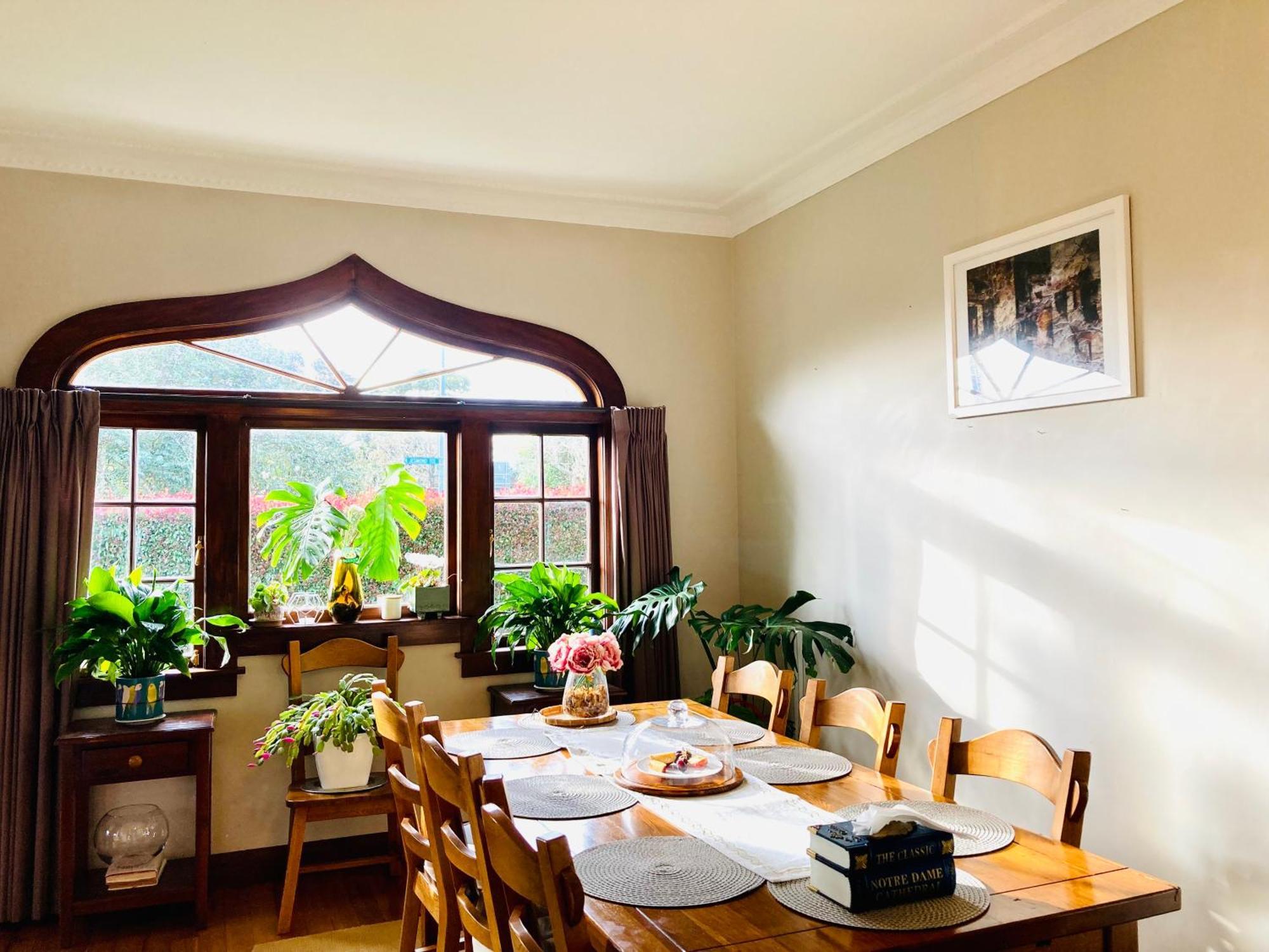 Spacious And Sunny Master Bedroom With Shared Bathrooms Окленд Экстерьер фото