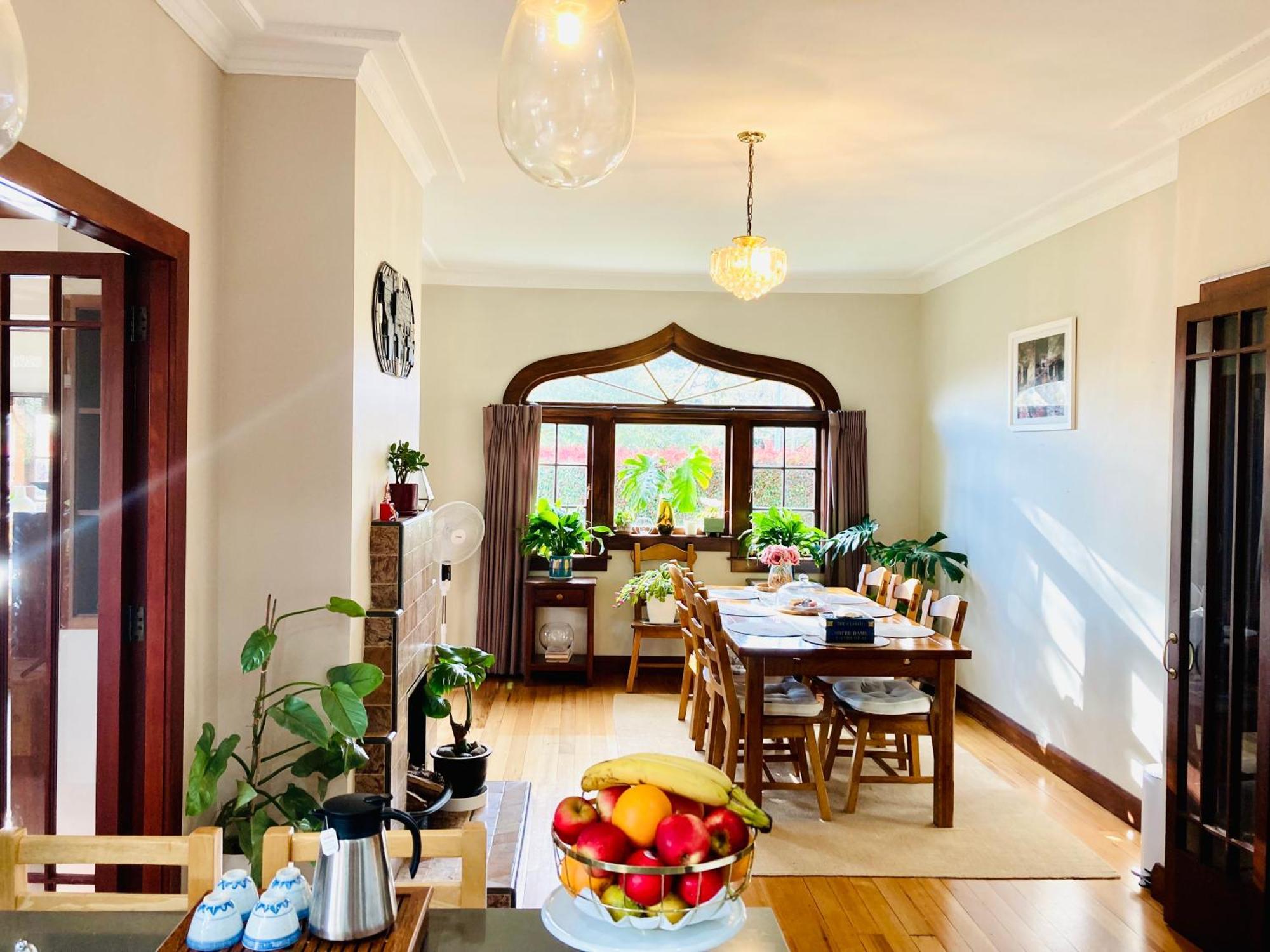 Spacious And Sunny Master Bedroom With Shared Bathrooms Окленд Экстерьер фото
